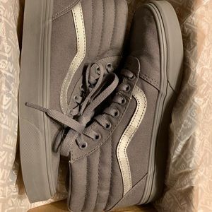 Vans Ward Hi size 7W new in box